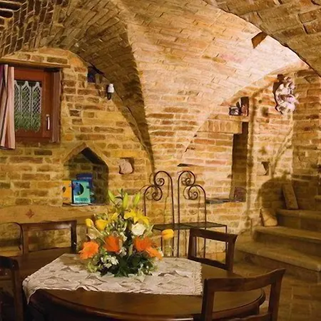 Bed & Breakfast La Torretta Sul Borgo 4*