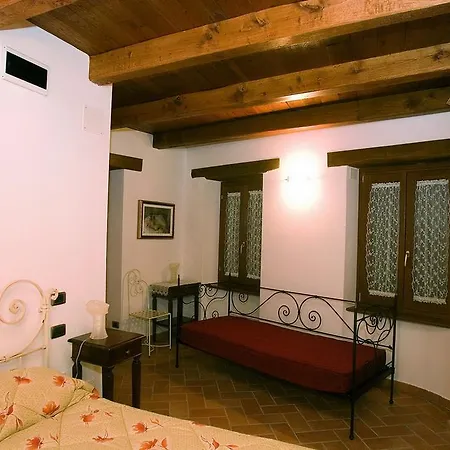 Bed & Breakfast La Torretta Sul Borgo 4*