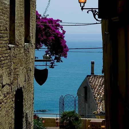 Bed & Breakfast La Torretta Sul Borgo 4*