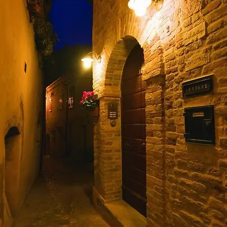 La Torretta Sul Borgo Bed & Breakfast 4*