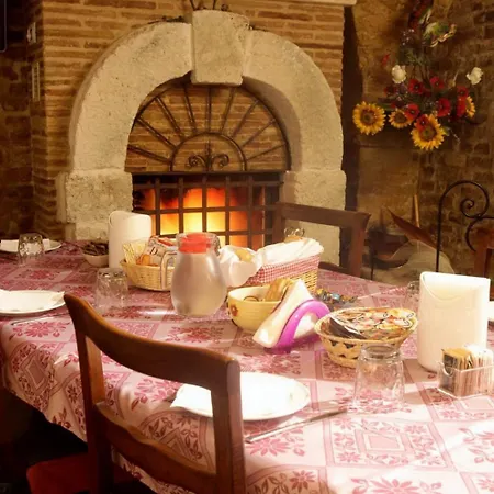 Alojamento de Acomodação e Pequeno-almoço La Torretta Sul Borgo