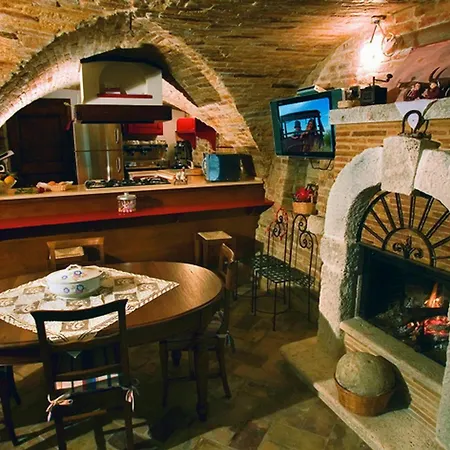 Alojamento de Acomodação e Pequeno-almoço La Torretta Sul Borgo