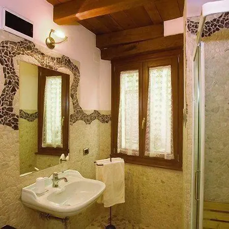 Alojamento de Acomodação e Pequeno-almoço La Torretta Sul Borgo Grottammare