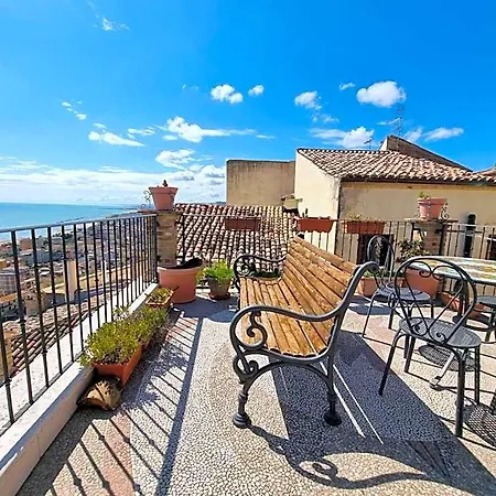 La Torretta Sul Borgo Bed & Breakfast 4*