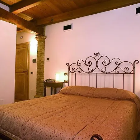 La Torretta Sul Borgo Couette-café Grottammare